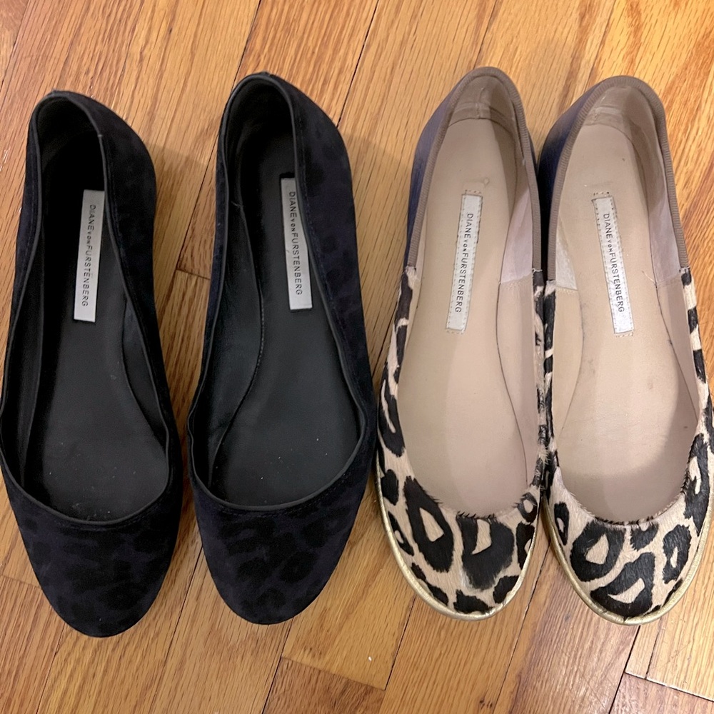 DVF Diane von Furstenberg ballet flats animal print navy size 7.5 2 pair.